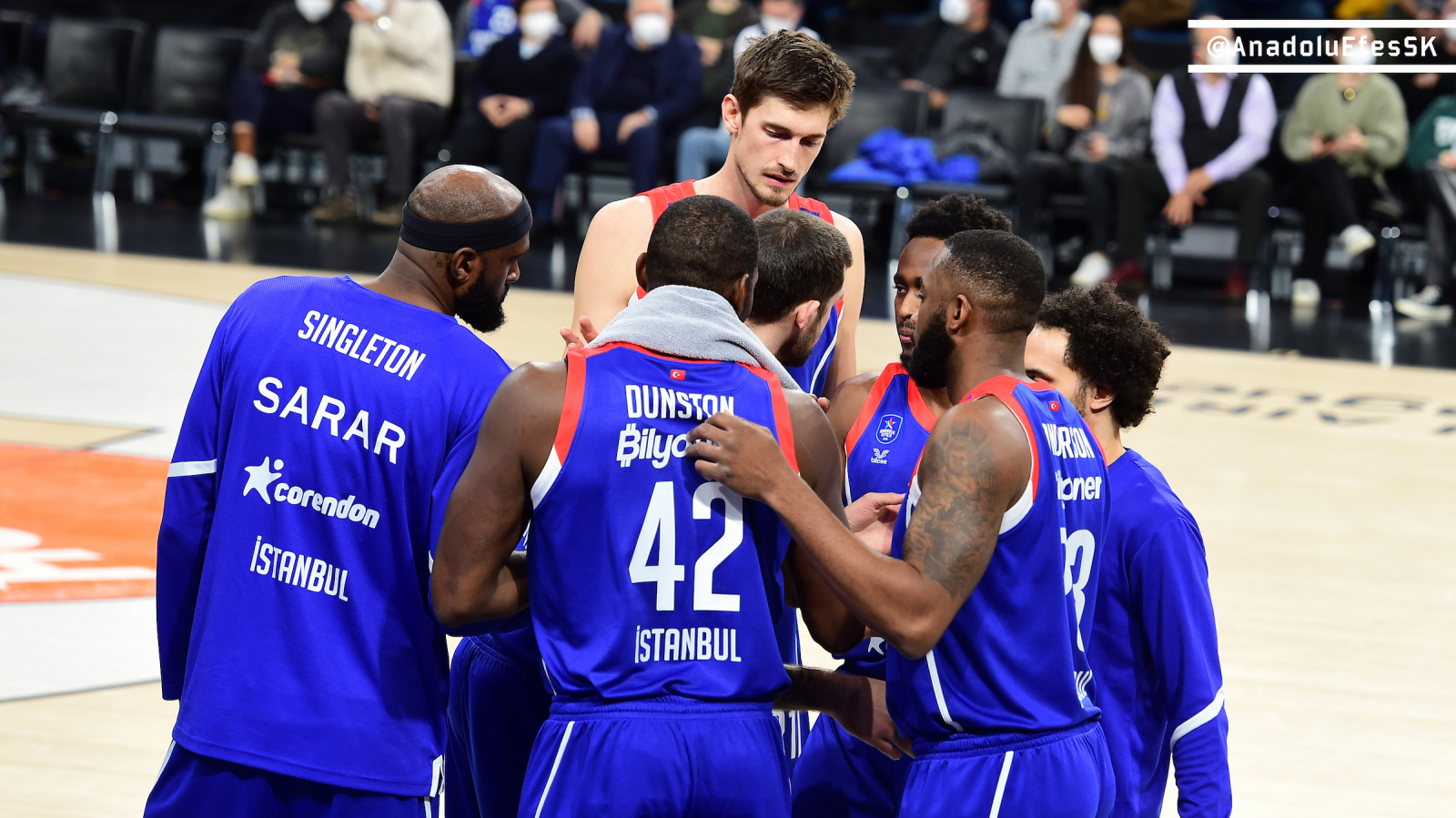 Efes Overcomes BC Crvena, Earns Third Straight Win